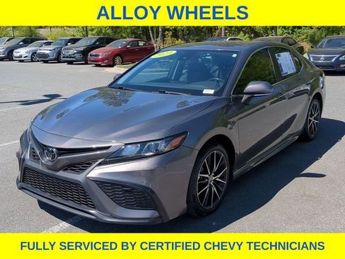 Used 2023 Toyota Camry SE FWD image 12