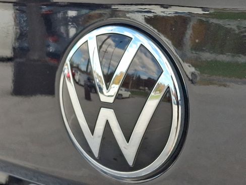 Used 2022 Volkswagen Taos SEL image 31