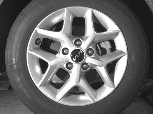 Used 2025 Kia Soul LX w/ LX Technology Package FWD image 13