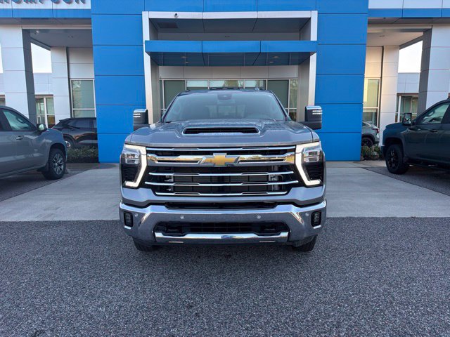 Used 2026 Chevrolet Silverado 3500 LTZ w/ LTZ Plus Package AWD/4WD image 2