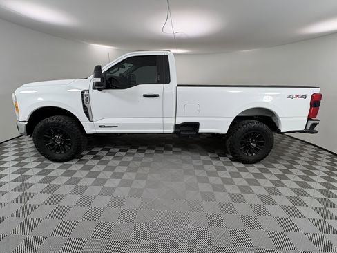 Used 2023 Ford F350 XLT w/ 360-Degree Camera Package AWD/4WD image 2