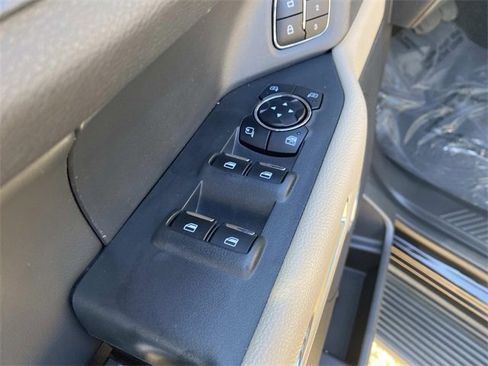 Certified 2024 Ford Expedition Limited image 21