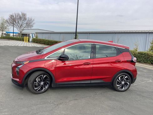 Used 2022 Chevrolet Bolt LT image 4