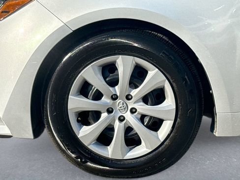 Used 2024 Toyota Corolla LE FWD image 18