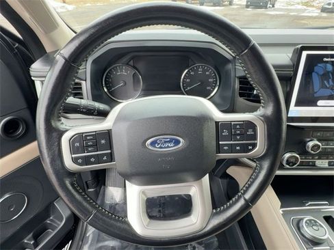 Used 2024 Ford Expedition Max XLT image 17