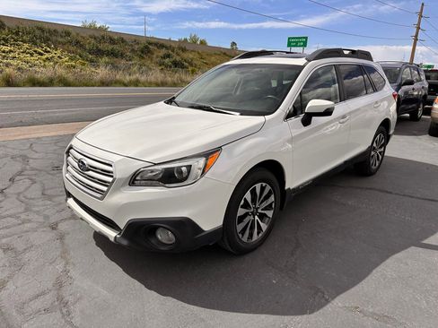 Used 2016 Subaru Outback 2.5i Limited AWD/4WD image 2