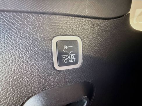 Used 2022 Jeep Grand Wagoneer Series II w/ Premium Group II image 40