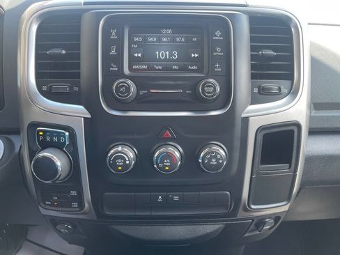 Used 2017 RAM 1500 Classic SLT AWD/4WD image 19