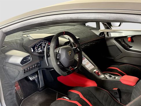 Used 2022 Lamborghini Huracan STO RWD image 15