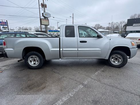 Used 2008 Mitsubishi Raider LS image 7