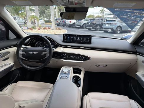 Used 2023 Genesis GV70 2.5T w/ Advanced Package AWD/4WD image 10