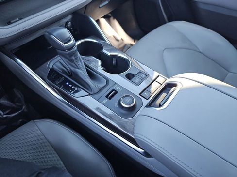 Used 2022 Toyota Highlander Platinum image 36