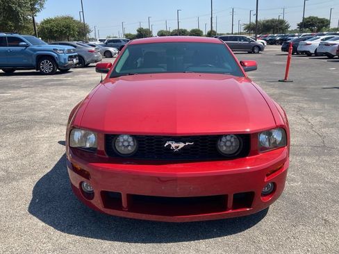 Used 2008 Ford Mustang GT RWD image 2