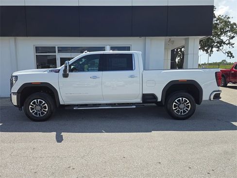 New 2025 GMC Sierra 2500 SLT w/ SLT Premium Package image 4