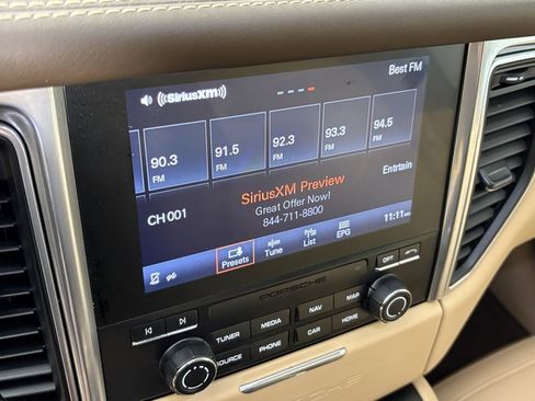 Used 2018 Porsche Macan S image 25