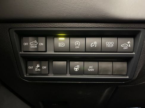 New 2026 Toyota Tundra Platinum w/ TRD Off-Road Package AWD/4WD image 28