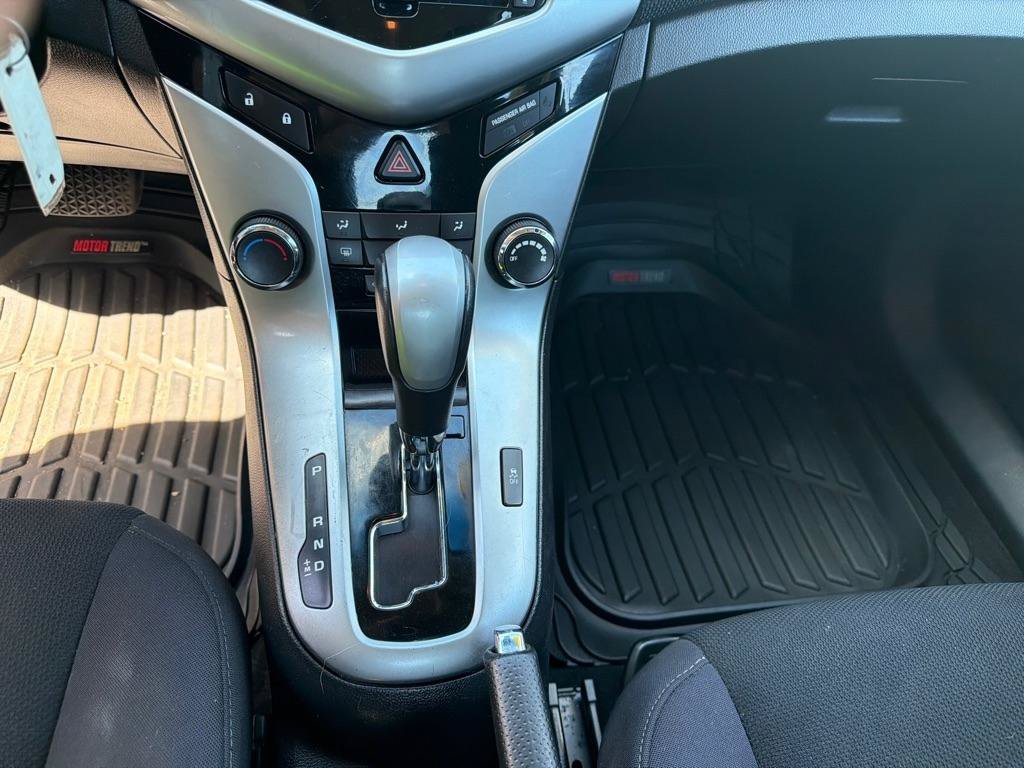 Used 2014 Chevrolet Cruze LT FWD image 11