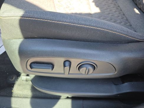 Used 2023 Chevrolet Equinox LT FWD image 13
