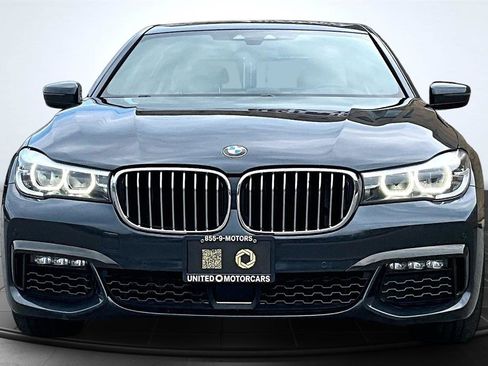 Used 2019 BMW 740i w/ Executive Package RWD image 2