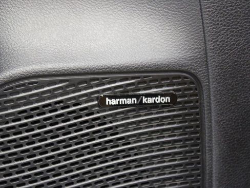 Used 2023 Chrysler Pacifica Pinnacle image 25