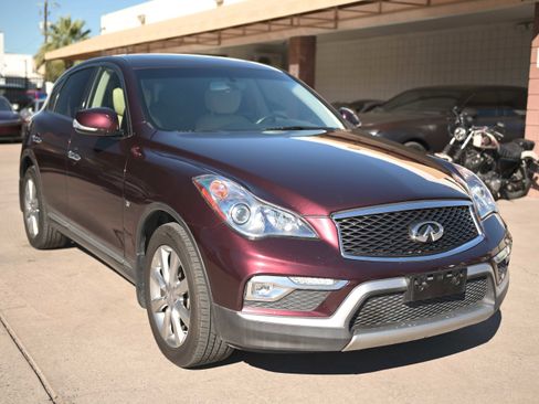 Used 2017 INFINITI QX50 2WD image 2