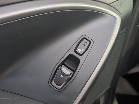 Used 2018 Hyundai Santa Fe AWD image 21