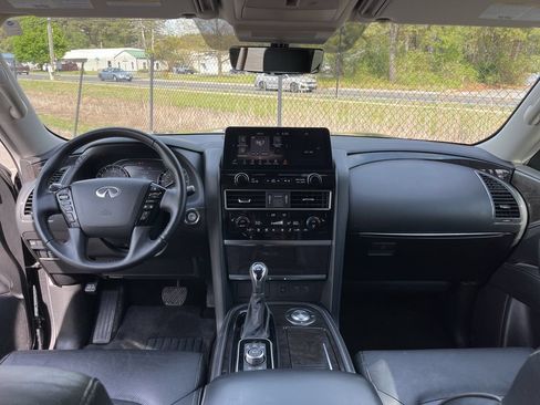 Used 2024 INFINITI QX80 Luxe RWD image 5