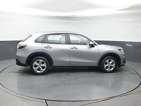 Used 2024 Honda HR-V LX image 8