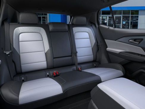New 2025 Chevrolet Equinox EV LT w/ Convenience Package image 17