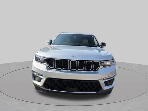 Used 2025 Jeep Grand Cherokee Limited AWD/4WD image 8