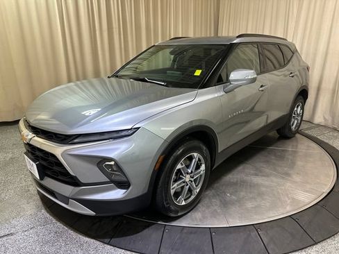Used 2024 Chevrolet Blazer LT FWD image 2