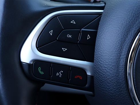 Used 2019 Jeep Compass Limited image 21