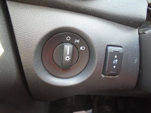 Used 2013 Ford Fiesta SE w/ Super Fuel Economy Pkg image 13