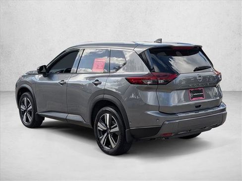 Certified 2025 Nissan Rogue SL w/ SL Premium Package FWD image 8