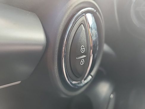 Used 2024 MINI Cooper 2-Door Hardtop image 35