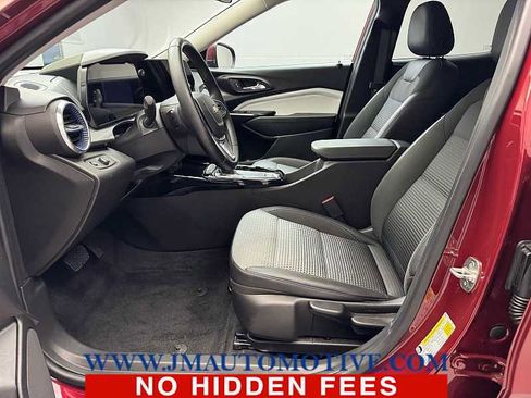 Used 2024 Chevrolet Trax LT w/ Driver Confidence Package image 12