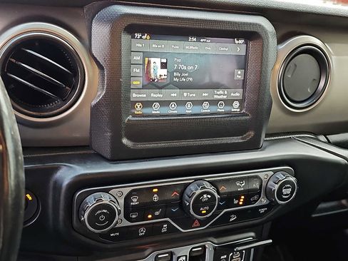 Used 2020 Jeep Wrangler Willys image 16