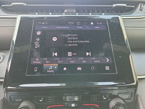 Used 2024 Jeep Grand Cherokee L Laredo image 15