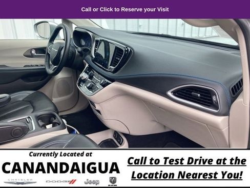 Used 2021 Chrysler Pacifica Touring-L image 31