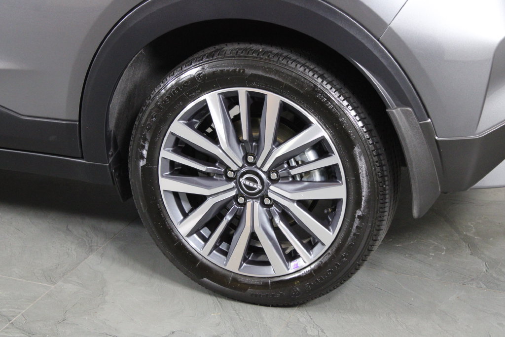 Certified 2023 Nissan Kicks SV FWD image 15