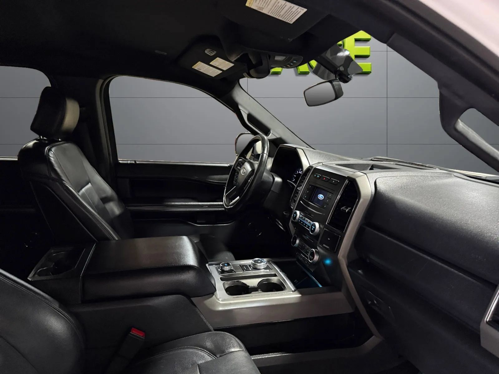 Used 2018 Ford Expedition XLT w/ Equipment Group 201A AWD/4WD image 23