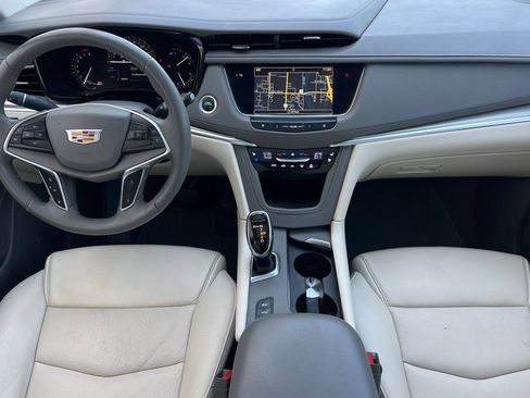 Used 2018 Cadillac XT5 Premium Luxury AWD/4WD image 10