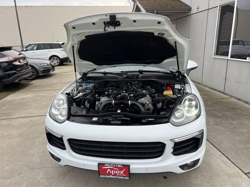 Used 2015 Porsche Cayenne S AWD/4WD image 19