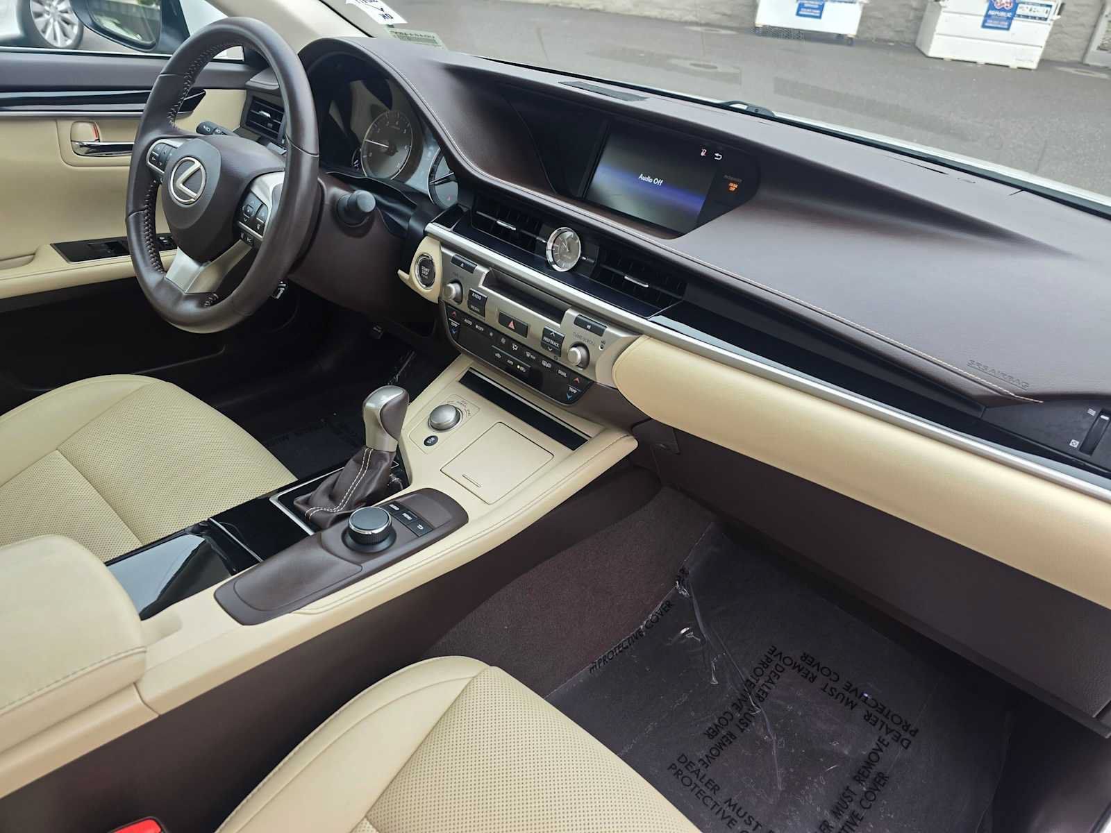 Used 2017 Lexus ES 350 w/ Accessory Package FWD image 11
