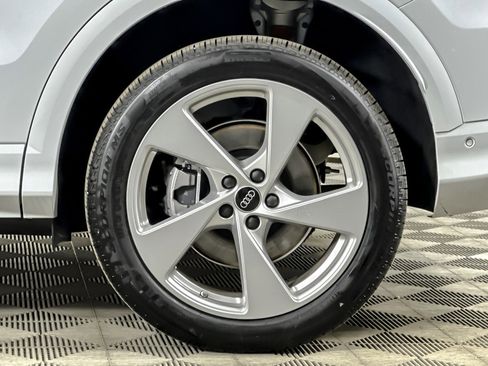 New 2025 Audi Q5 Premium Plus image 23