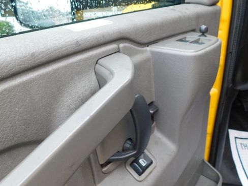 Used 2021 GMC Savana 3500 Extended w/ Power Convenience Package image 20