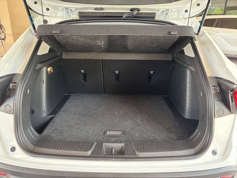 Used 2025 Chevrolet Trax LT FWD image 29