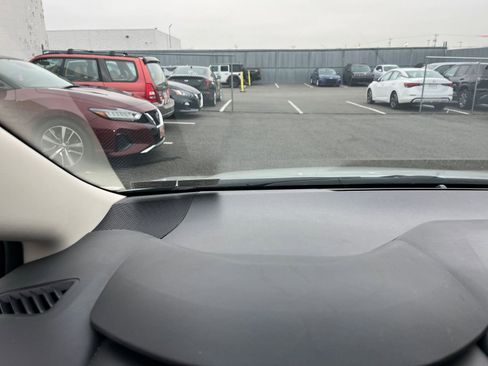 Used 2025 Toyota Corolla LE image 33