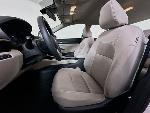 Used 2025 Nissan Altima 2.5 SV image 13