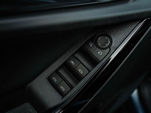 New 2026 Chevrolet Equinox LT w/ Convenience Package II image 17